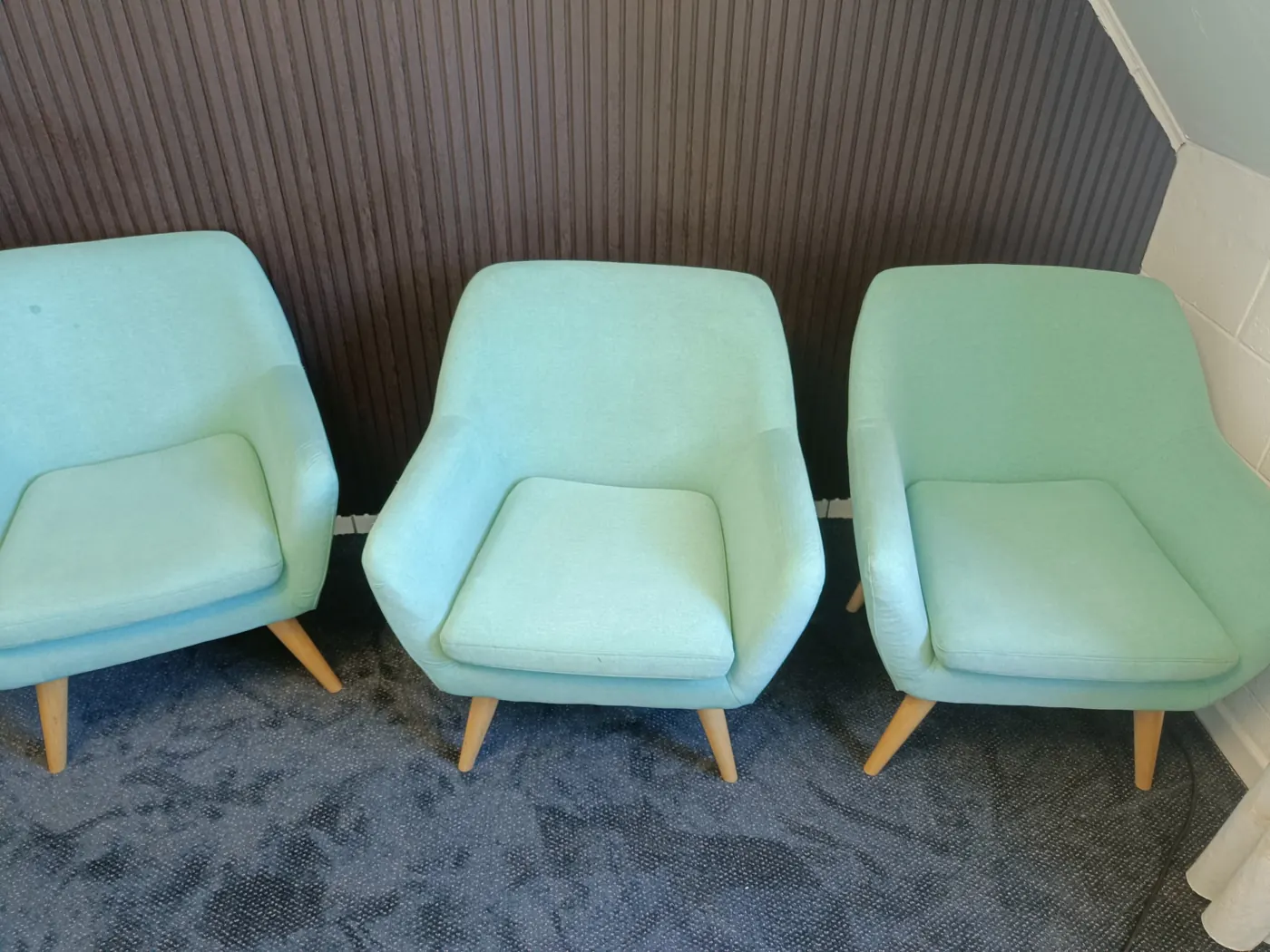 Nettoyage professionnel de fauteuils de salle d’attente à La Réunion